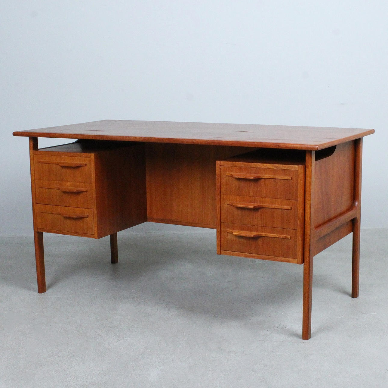 IMHA MØBLER. Writing desk in teak, Denmark, 1960s.