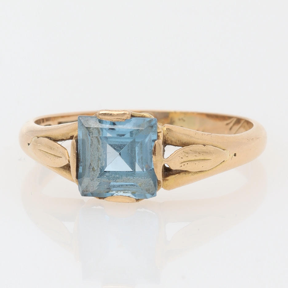 A RING, 18k gold & aquamarine, 1917.