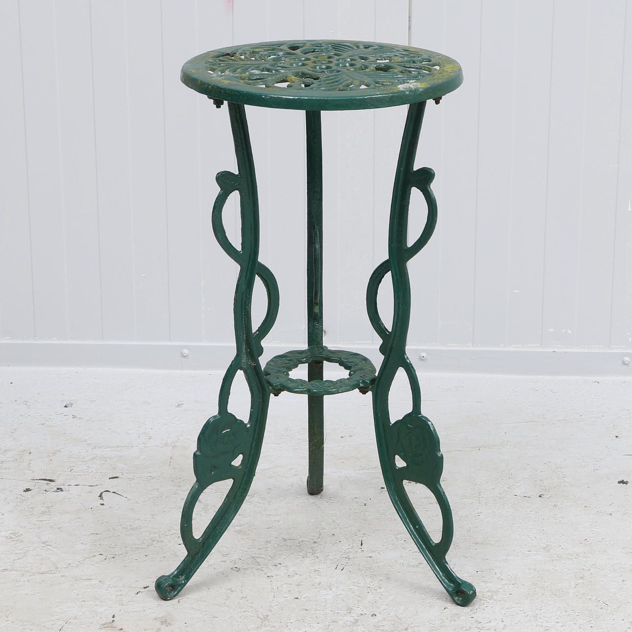 GARDEN TABLE/PILLAR TABLE, PAINTED CAST IRON.