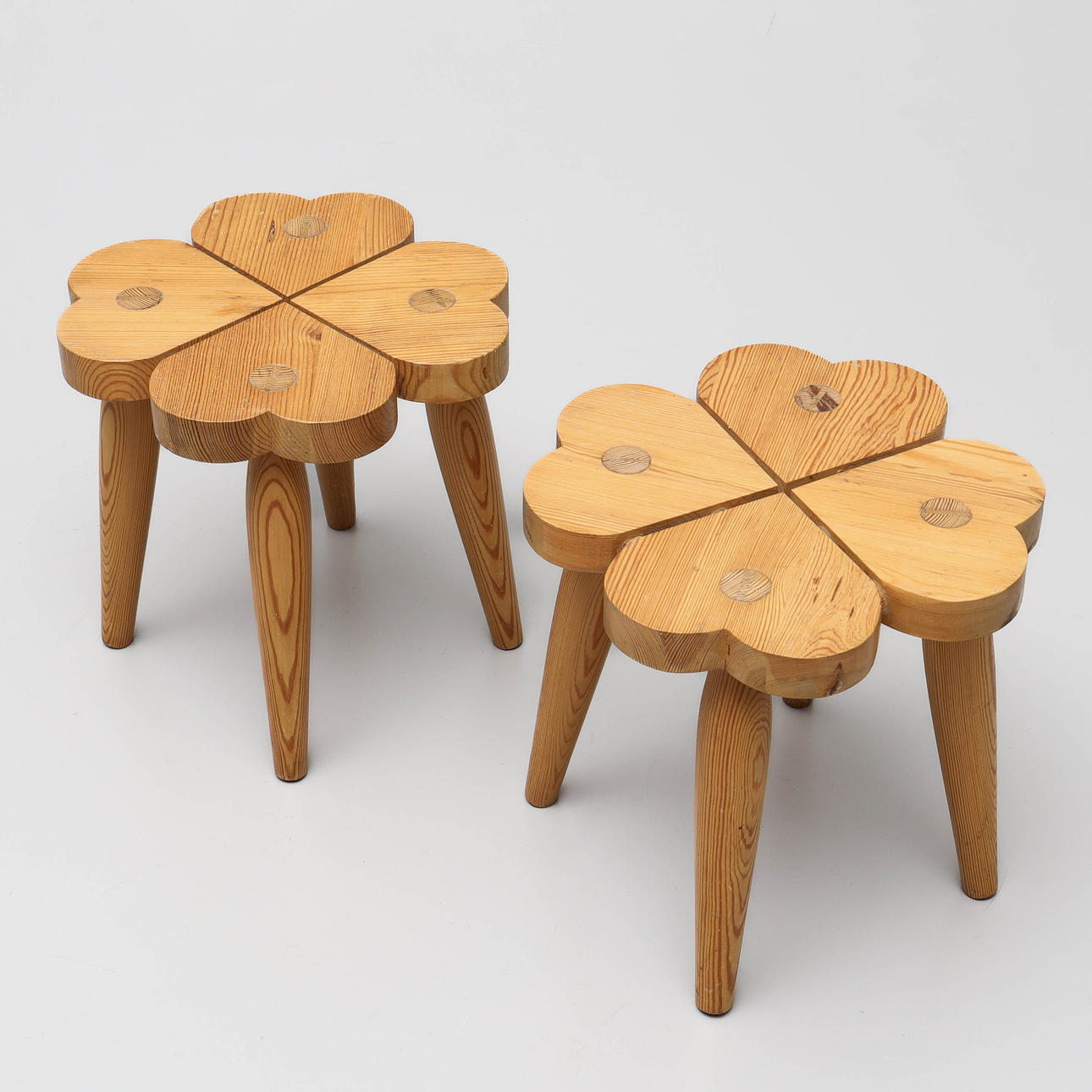 A pair of pine pallets, shape of four-leaf clover, 1970/80's.