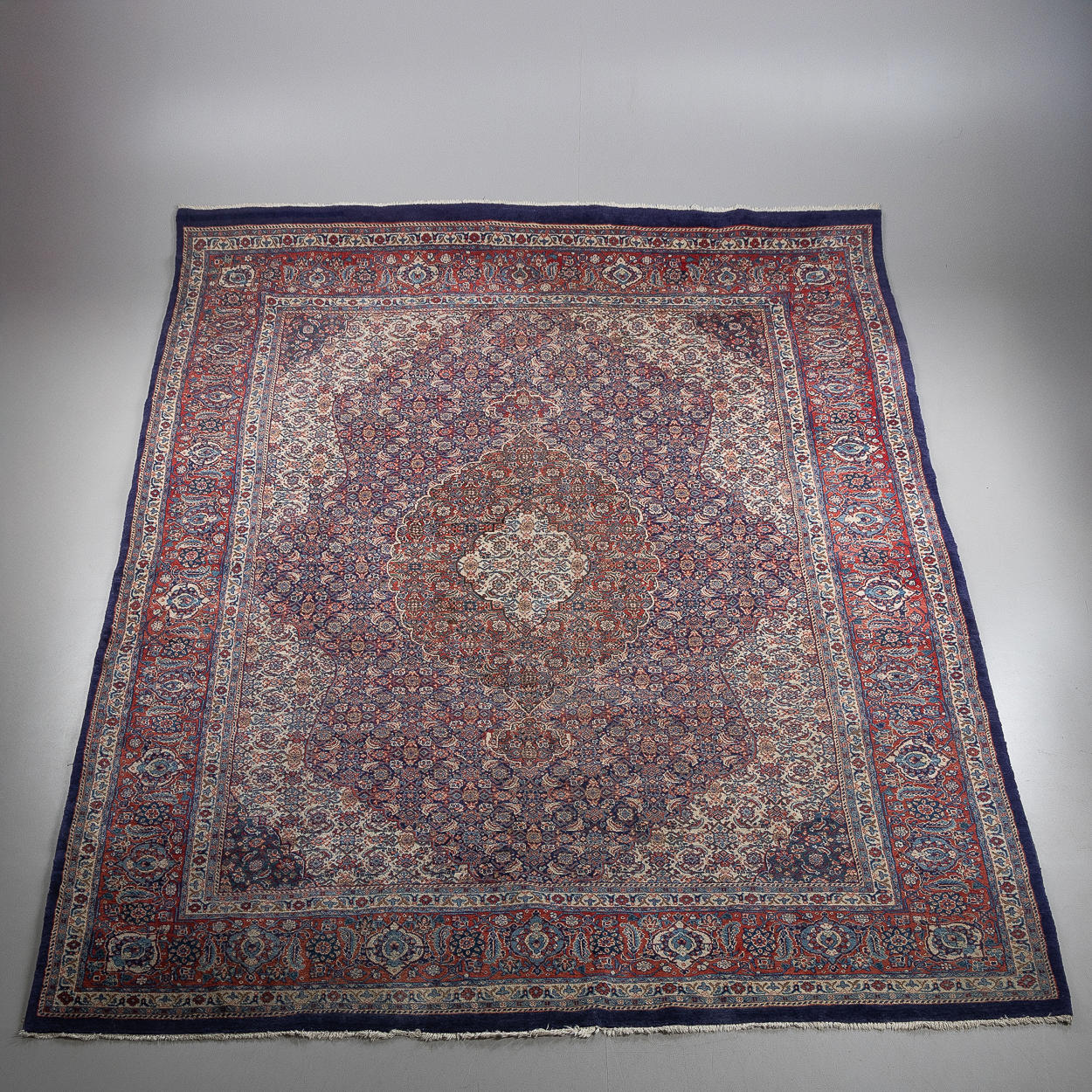 ORIENTTEPPICH, alt, Sarough, handgeknüpft, 405x290 cm.