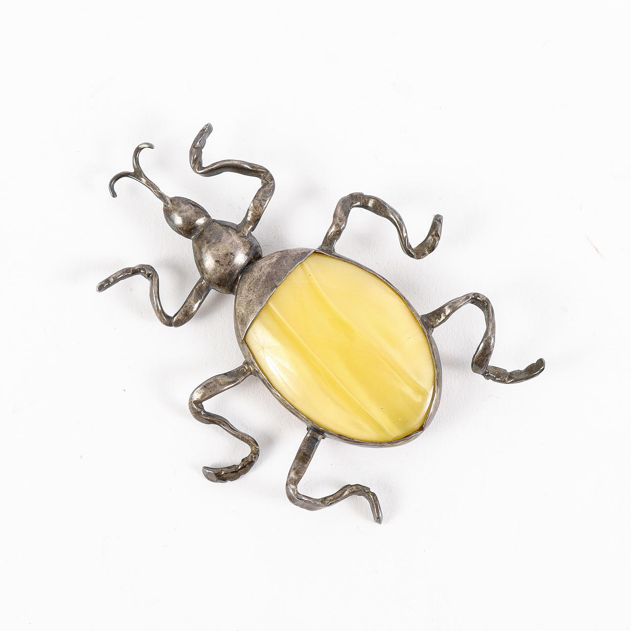 BROSCHE Silber, in Form eines Käfers.