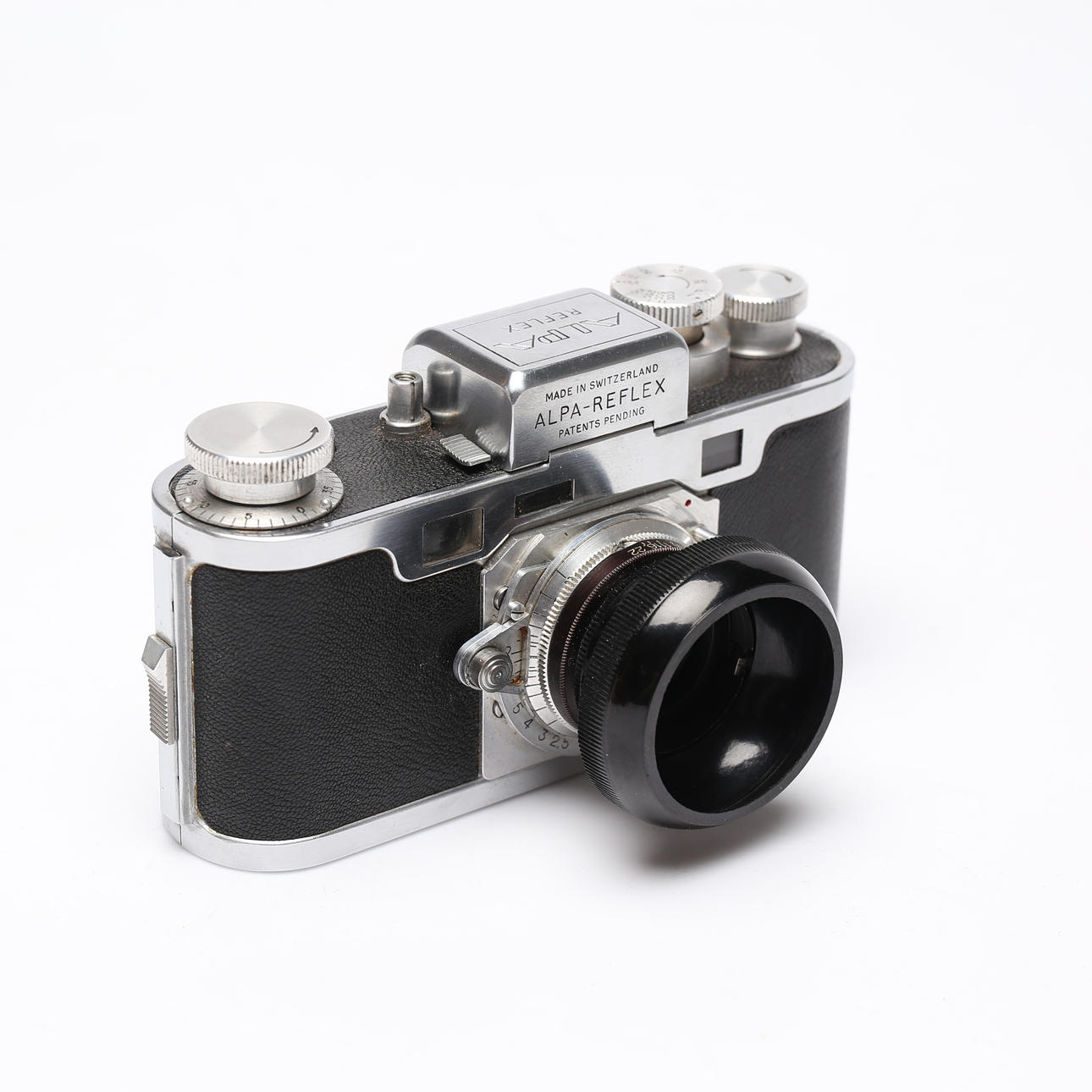 Eine Kamera, Alpa-Reflex, Linse Angenieux, Schweiz.