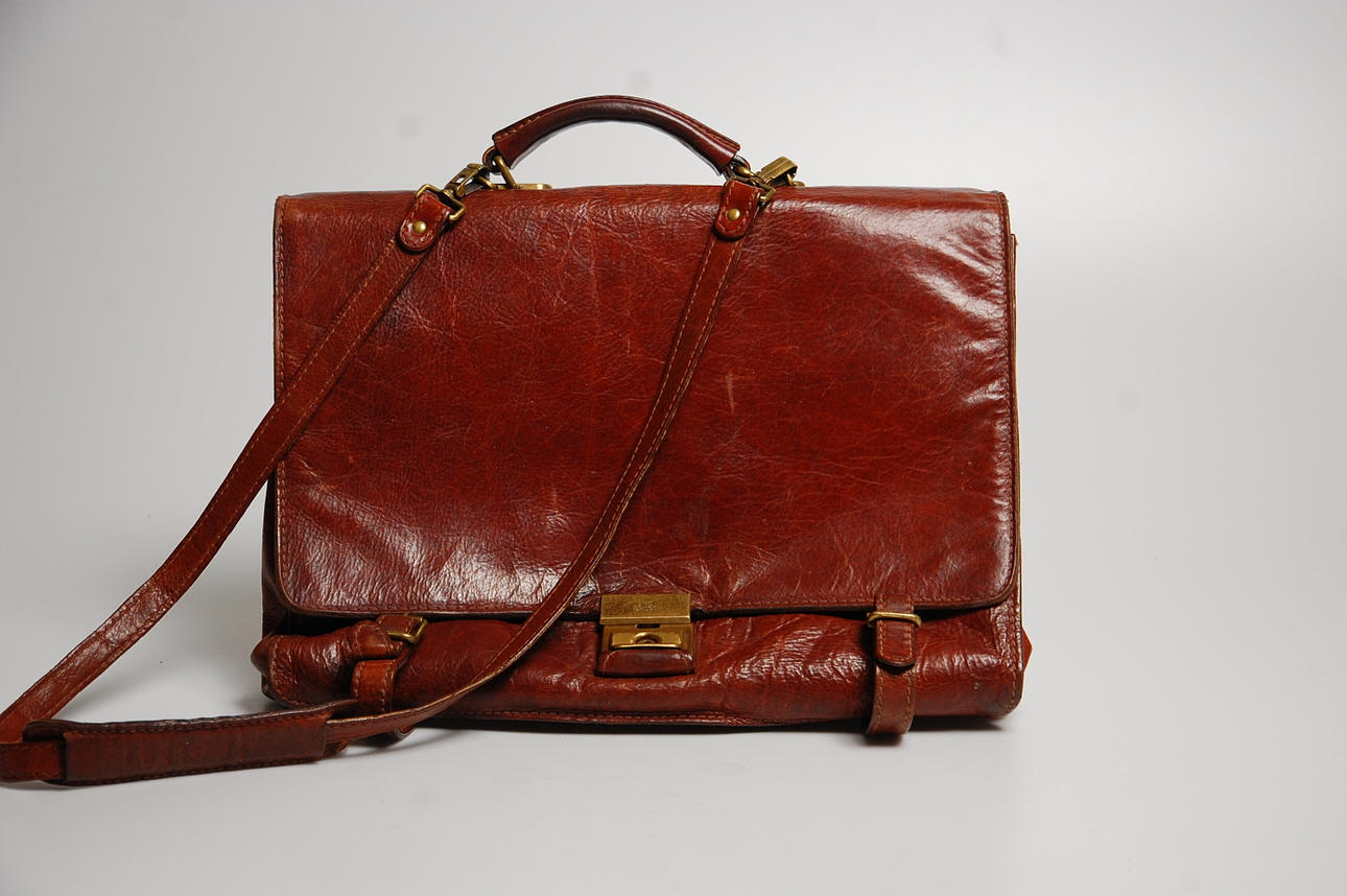 PORTFÖLJ, skinn " The Bridge ".