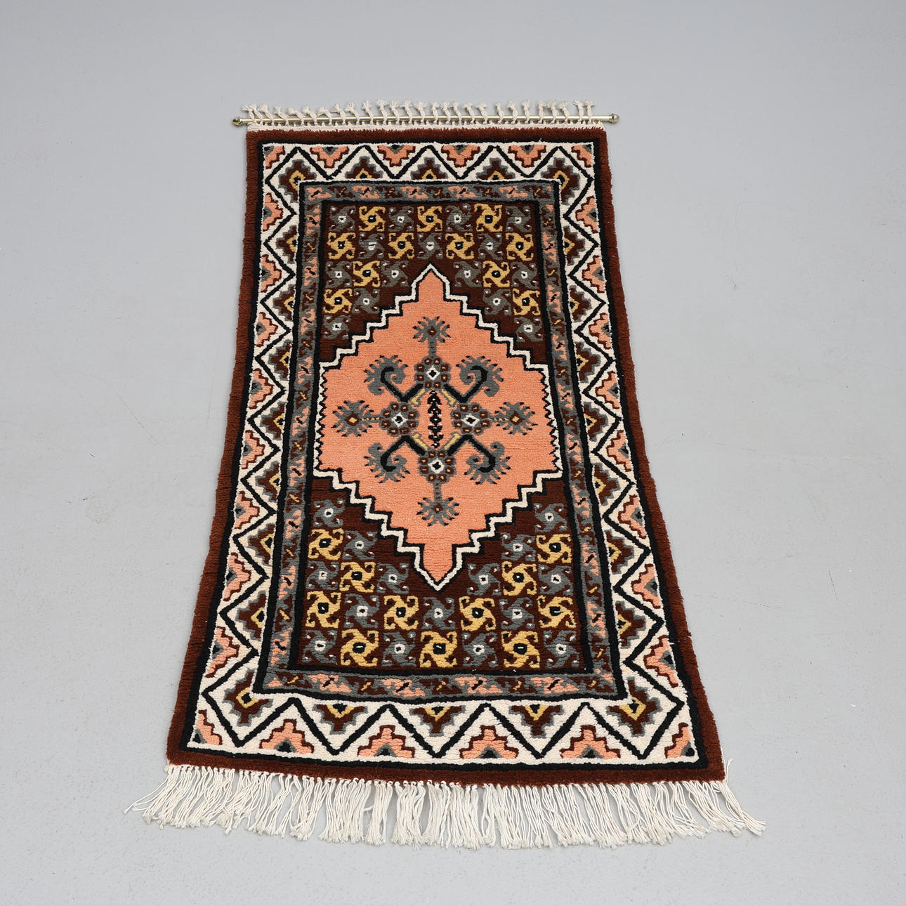 VÄGGBONAD. Tunisien.