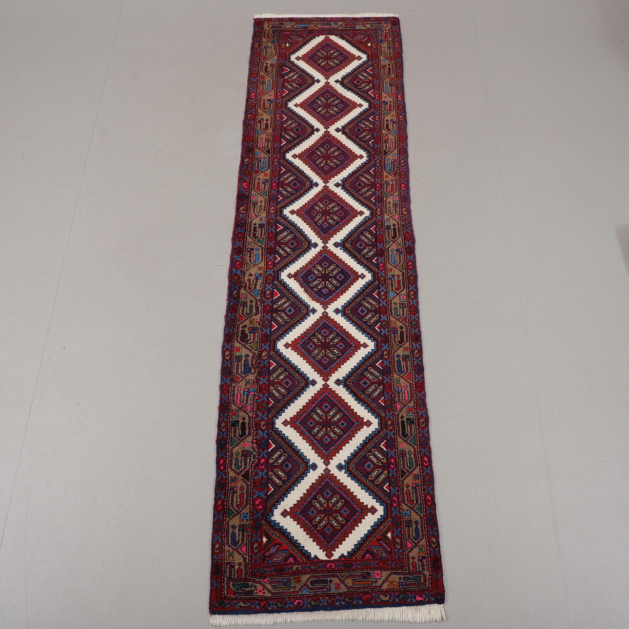 GALLERITÆPPE, persisk, 305 x 79 cm.