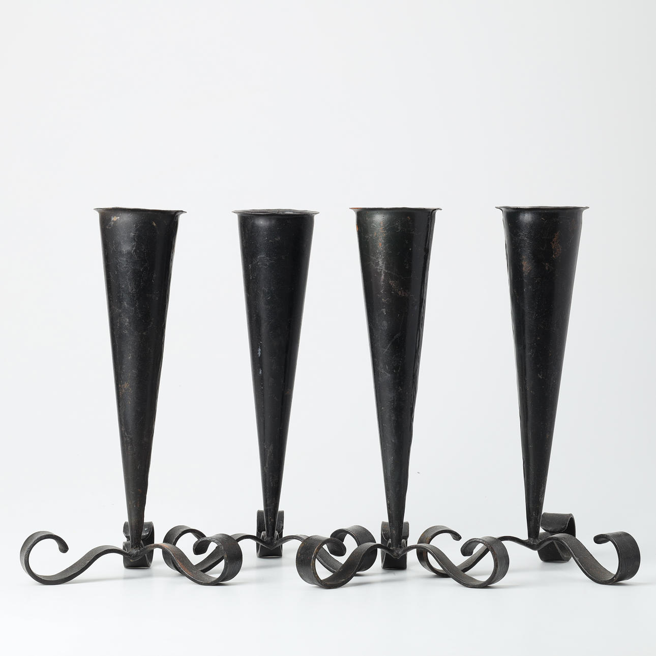 Fire lysestager af smedejern. Skandinavien (4).