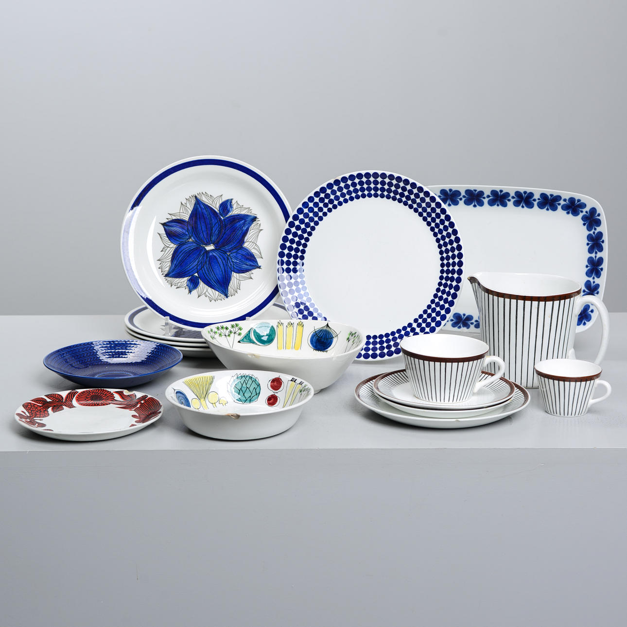 A set of 16 pieces of tableware, Gustavsberg and Rörstrand.