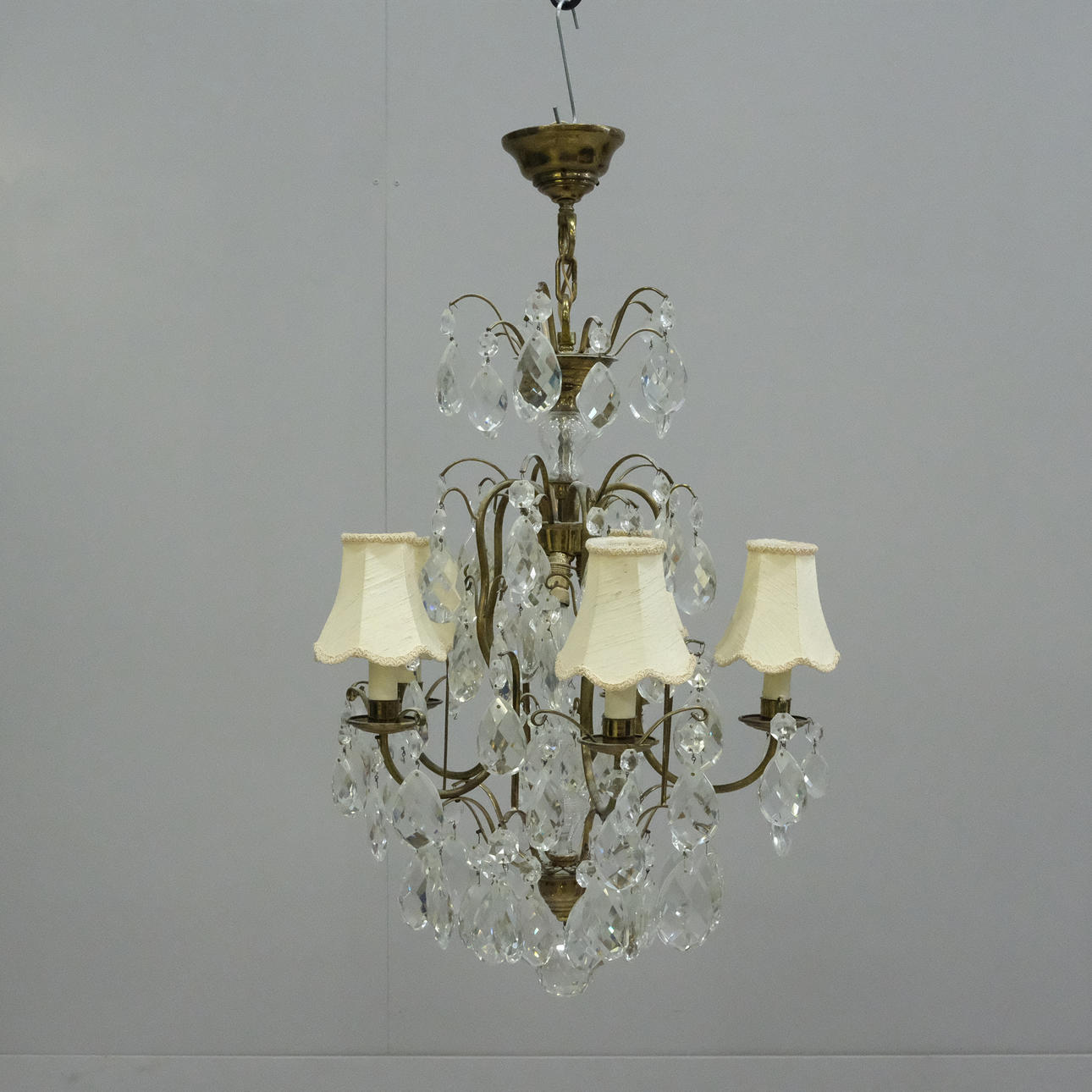 CHANDELIER, BAROQUE STYLE.