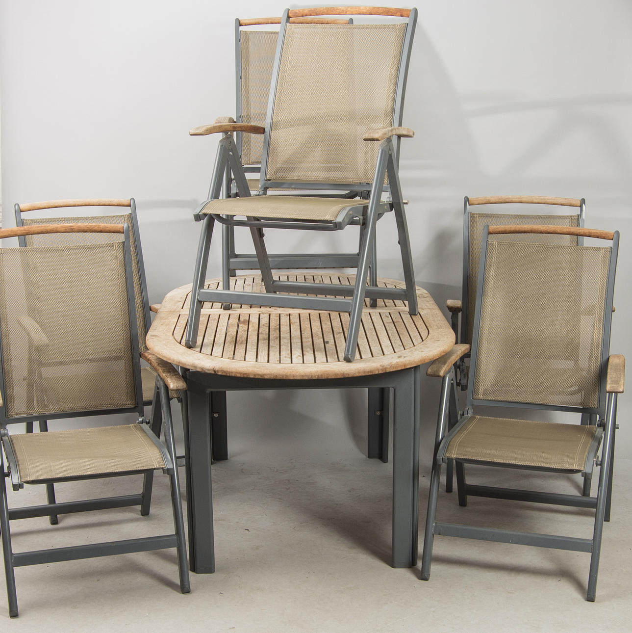 TRÄDGÅRDSGRUPP, trä/metall, 2000-tal.