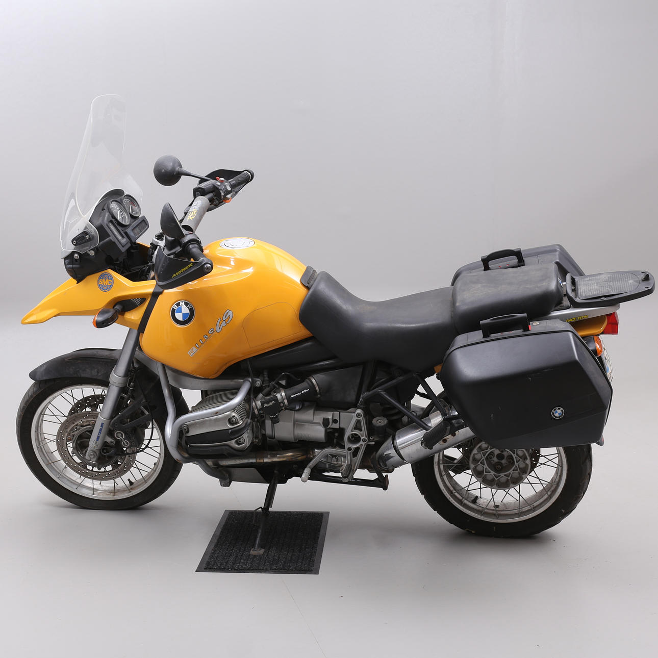 MOTORCYCLE, BMW R1150GS, 2000.