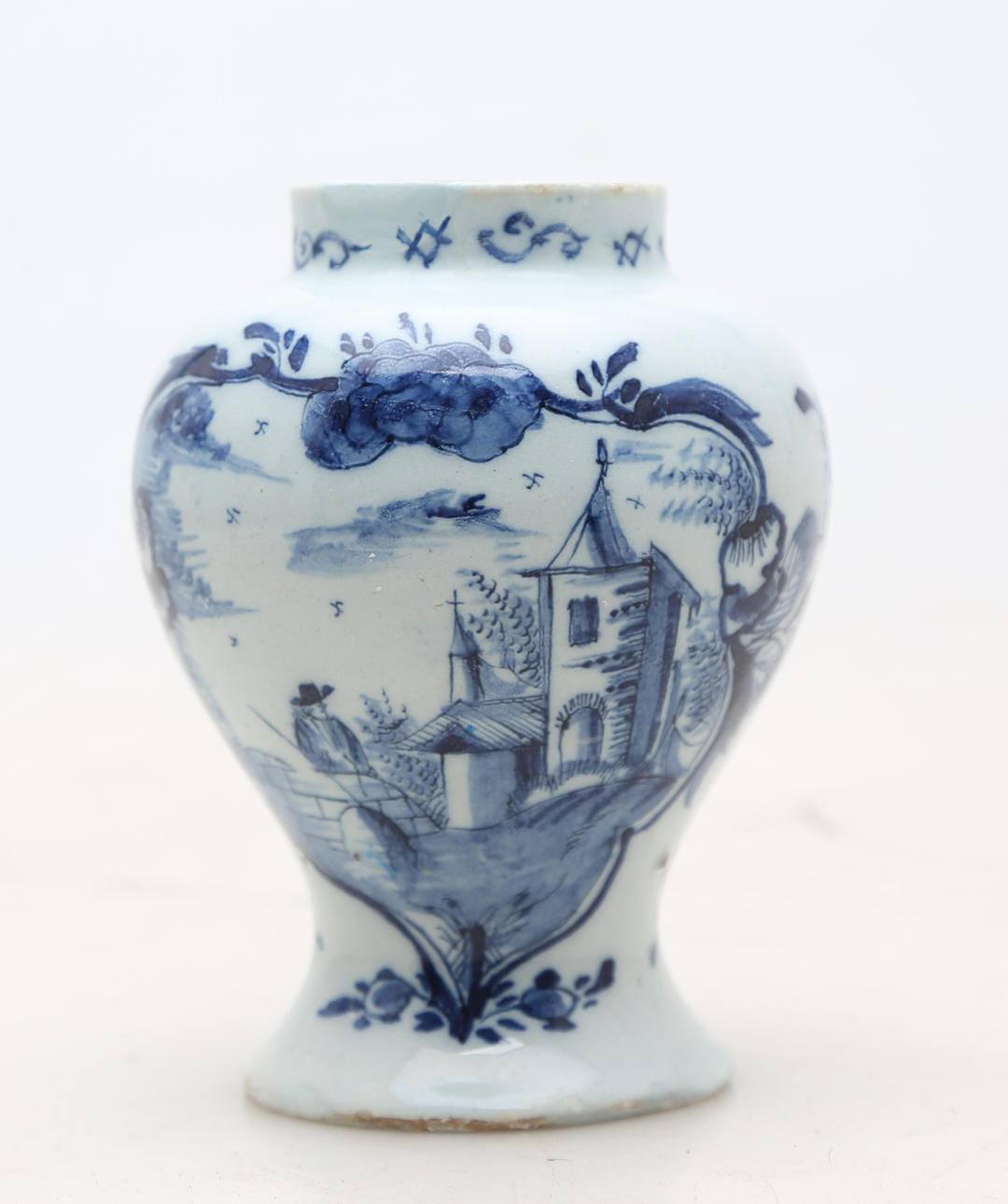 Delft-keramiikkamaljakko, 1700-luvulta.