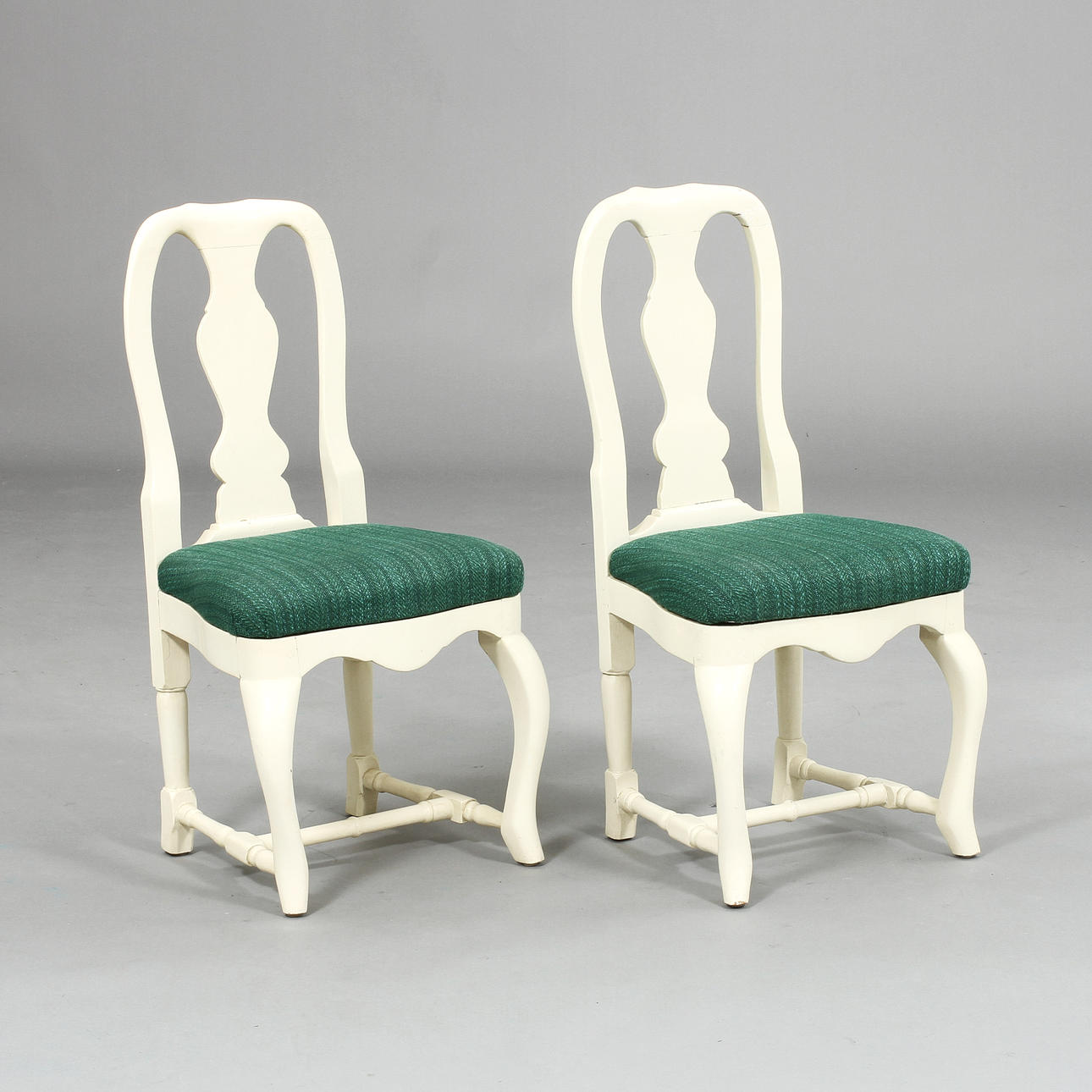 STOLAR, ett par, senbarockstil, tidigt 1900-tal.