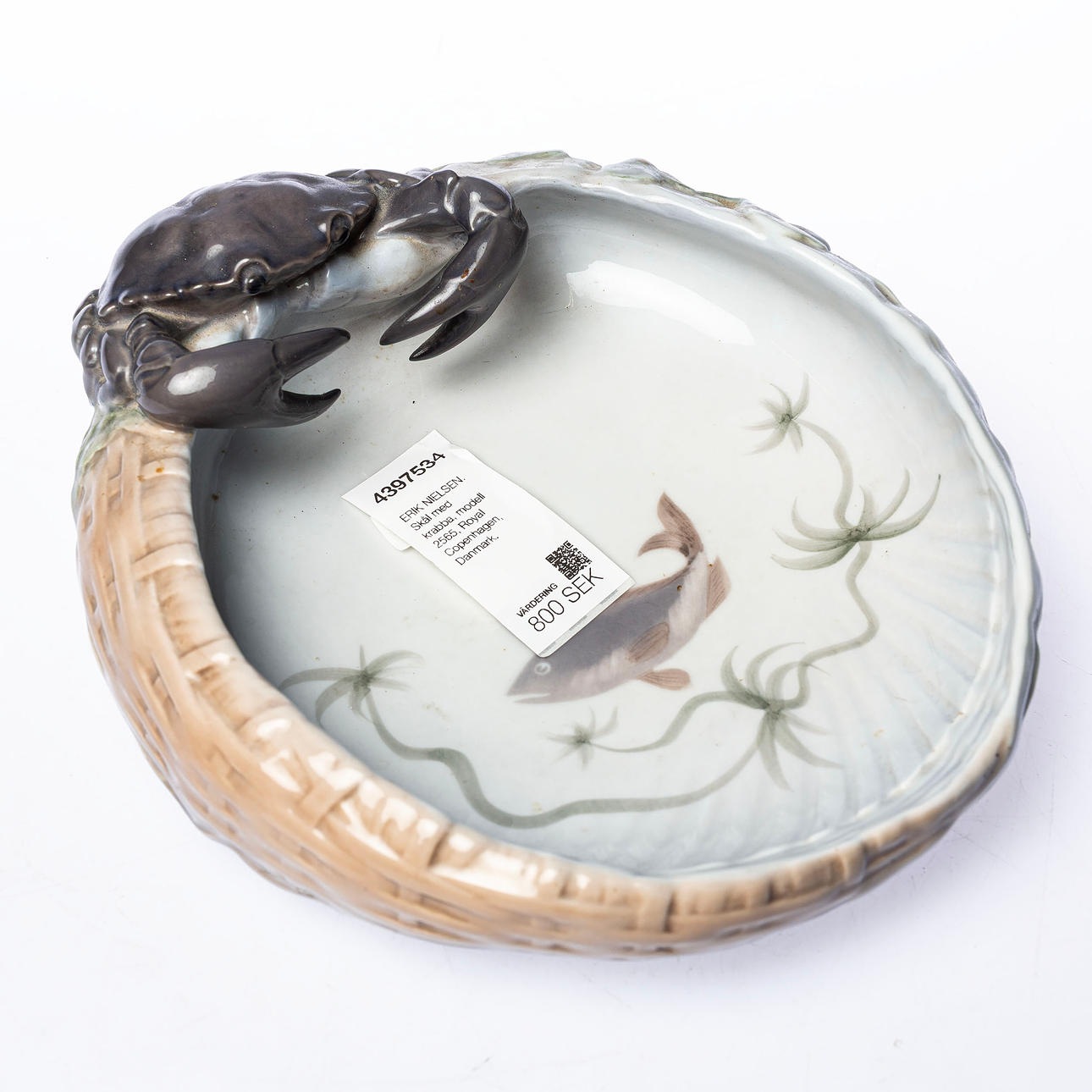 ERIK NIELSEN. Bowl with crab, model 2565, Royal Copenhagen, Denmark.