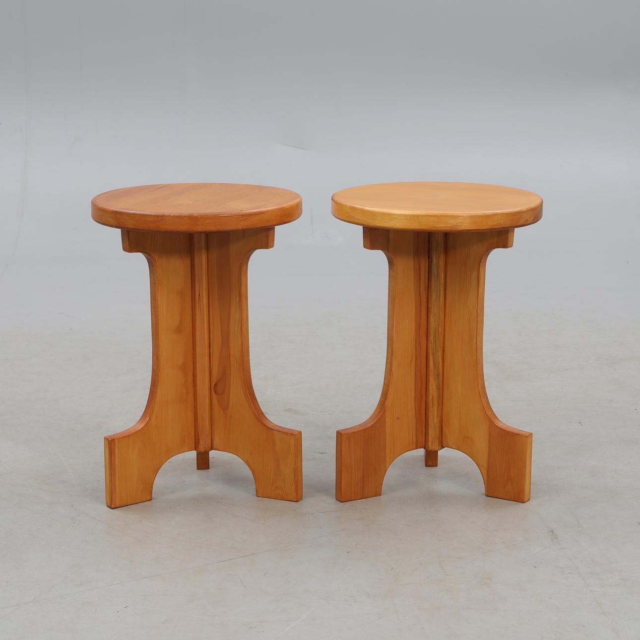 PALLETS, a pair, pine.