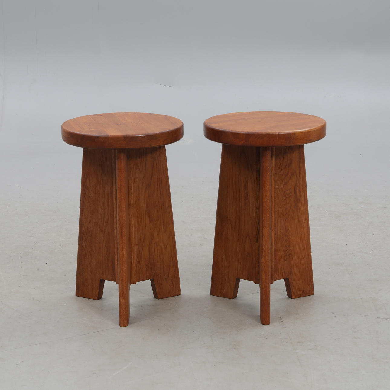 Un par de palets, de roble.