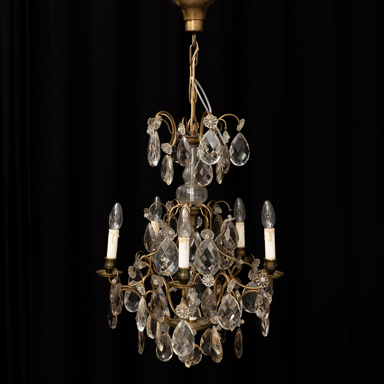 A 20th century Rococo chandelier. Height approx. 66 cm.