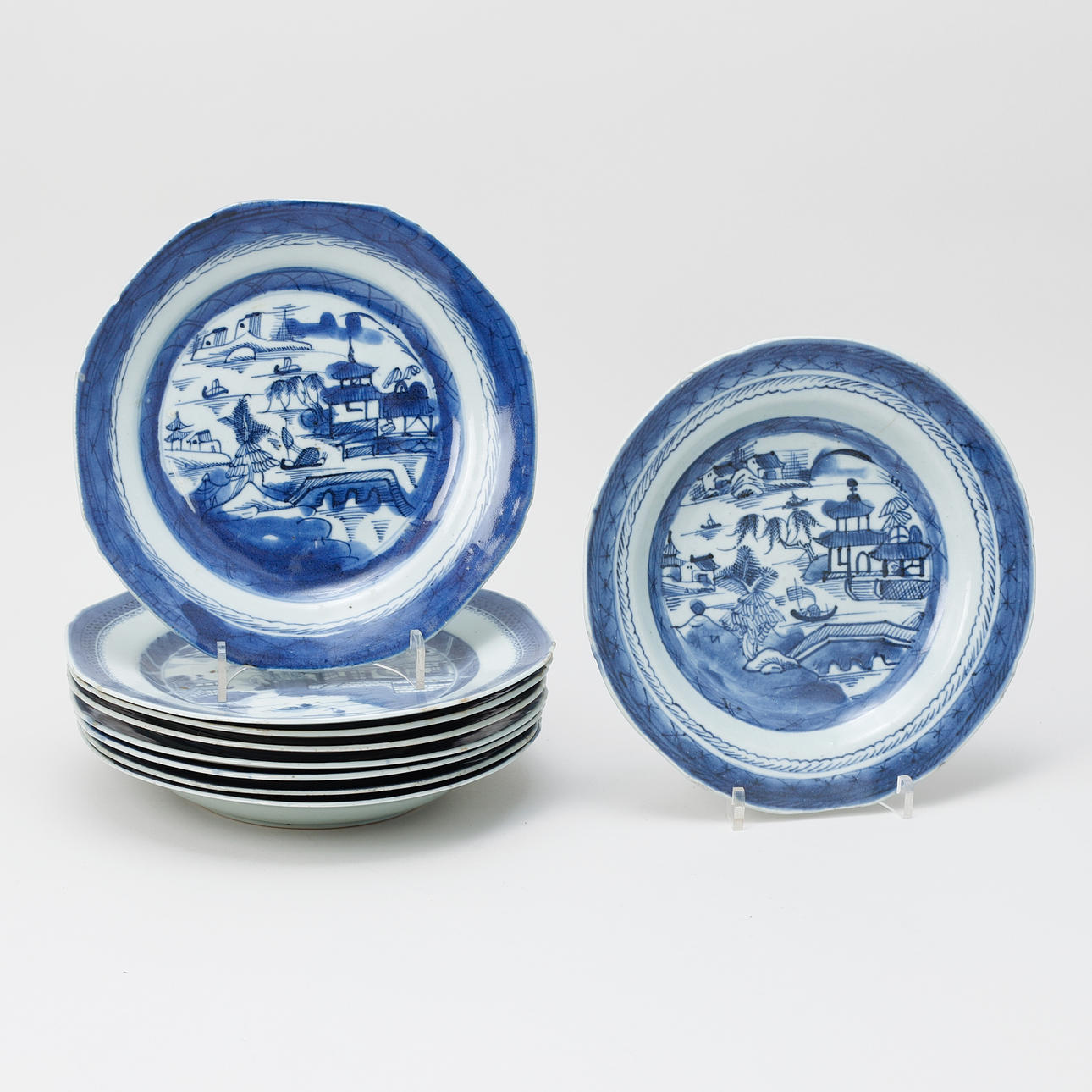 A set of 7 plates and a set of 2 deep plates, china, 19th century.