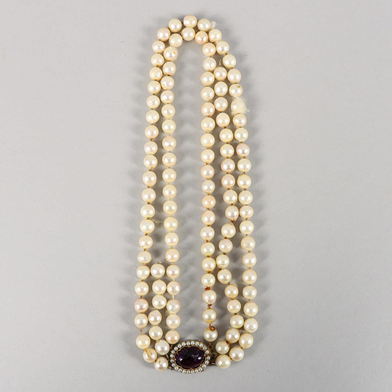 PERLENKETTE dreireihig.