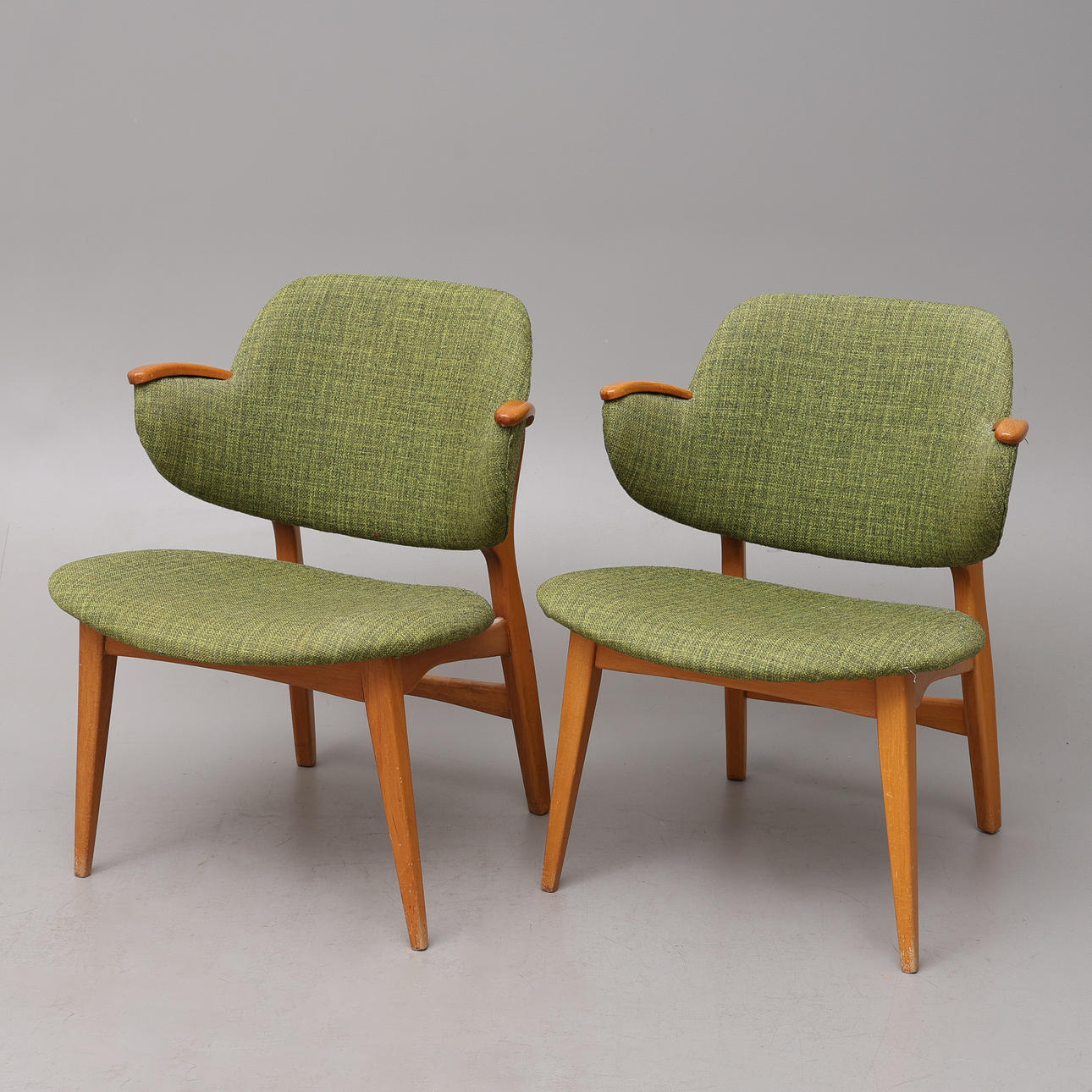 Ein Paar C H Danielsons Armchairs Industry, Norrköping.