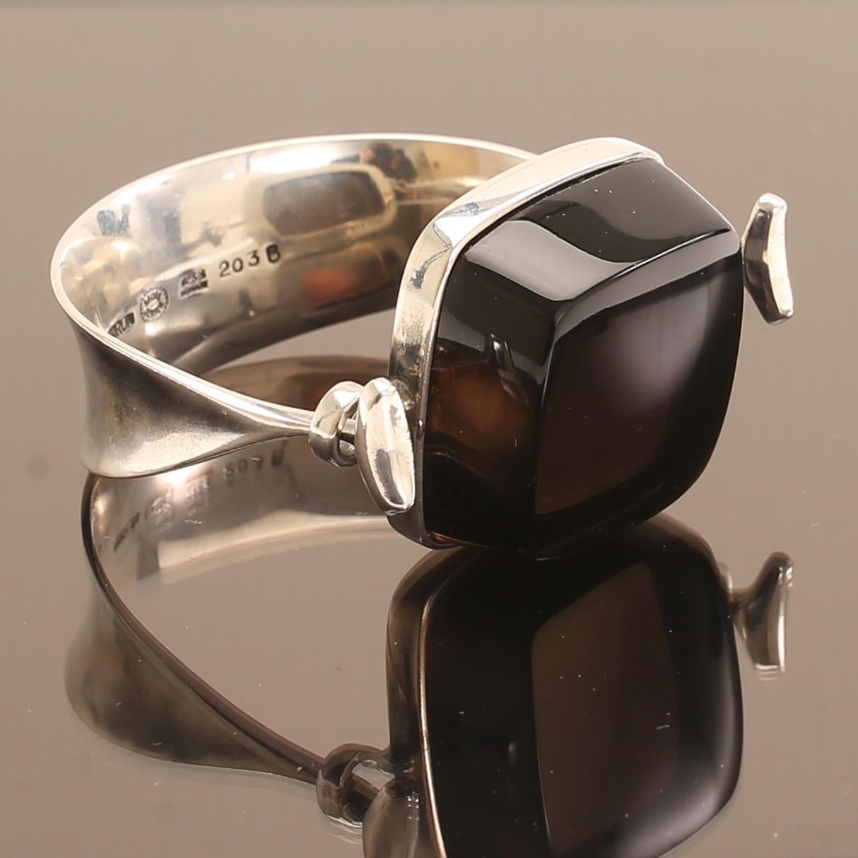 VIVIANNA TORUN BÜLOW-HÜBE. A sterling silver bangle by Georg Jensen ...