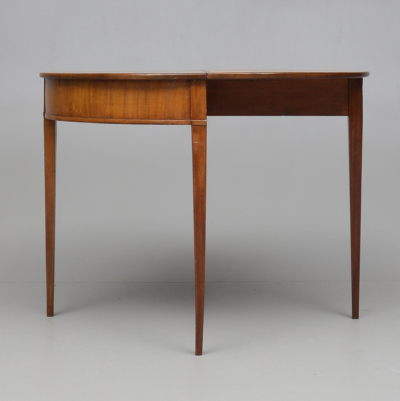 SPELBORD, sengustavianskt, 1800-talets början.