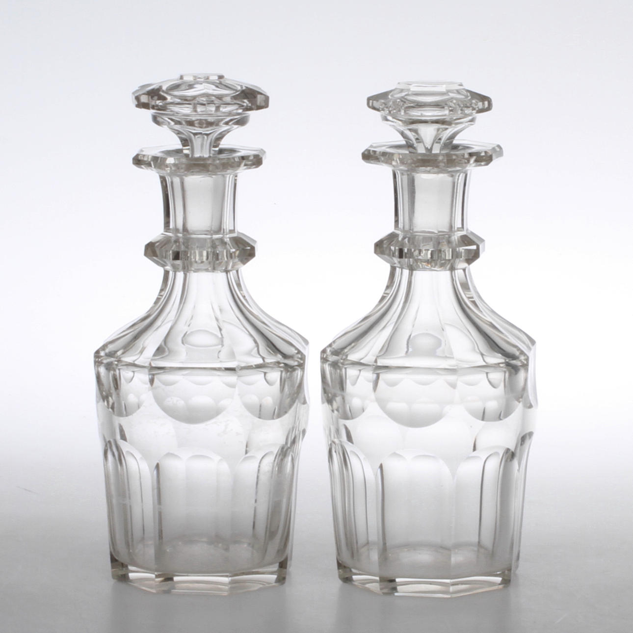 KARAFFER, 2 st, glas, tidigt 1900-tal.