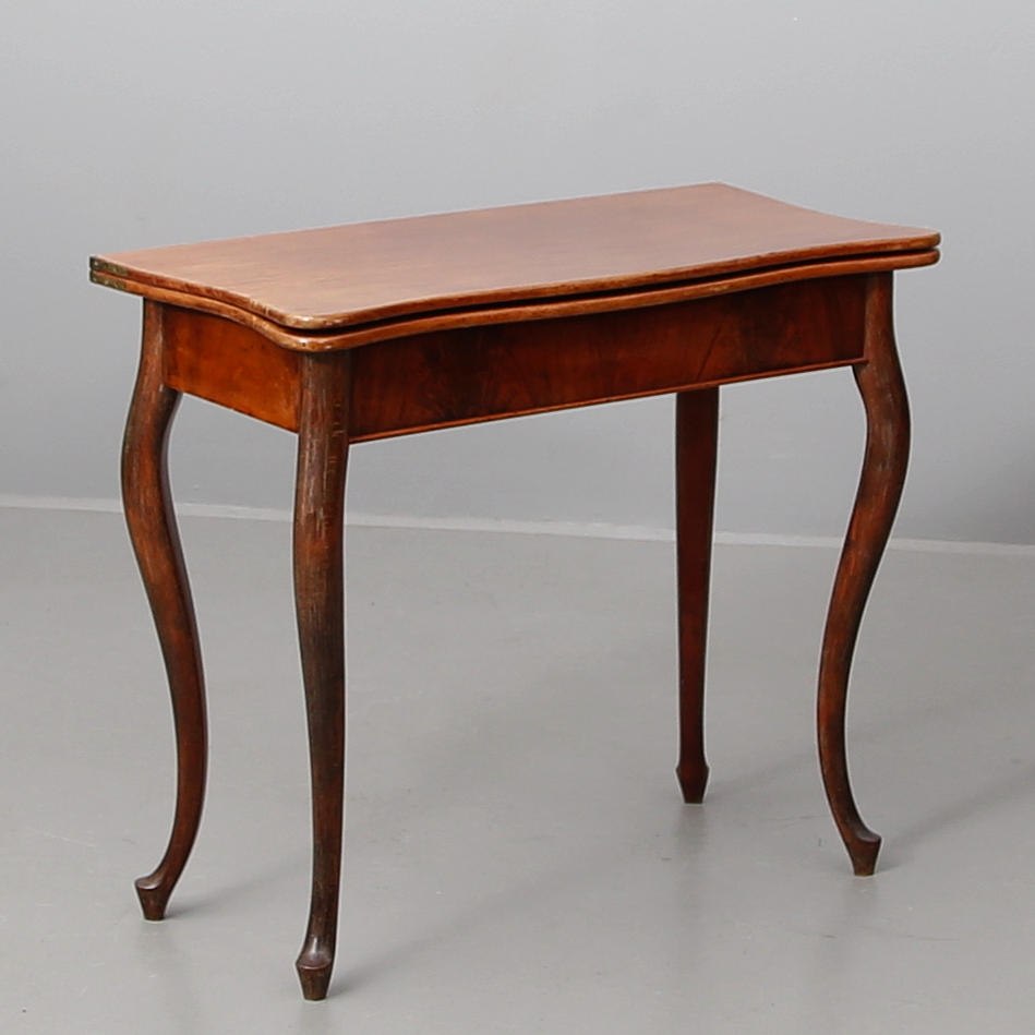 SPELBORD, lövträ, 1900-talets första hälft.