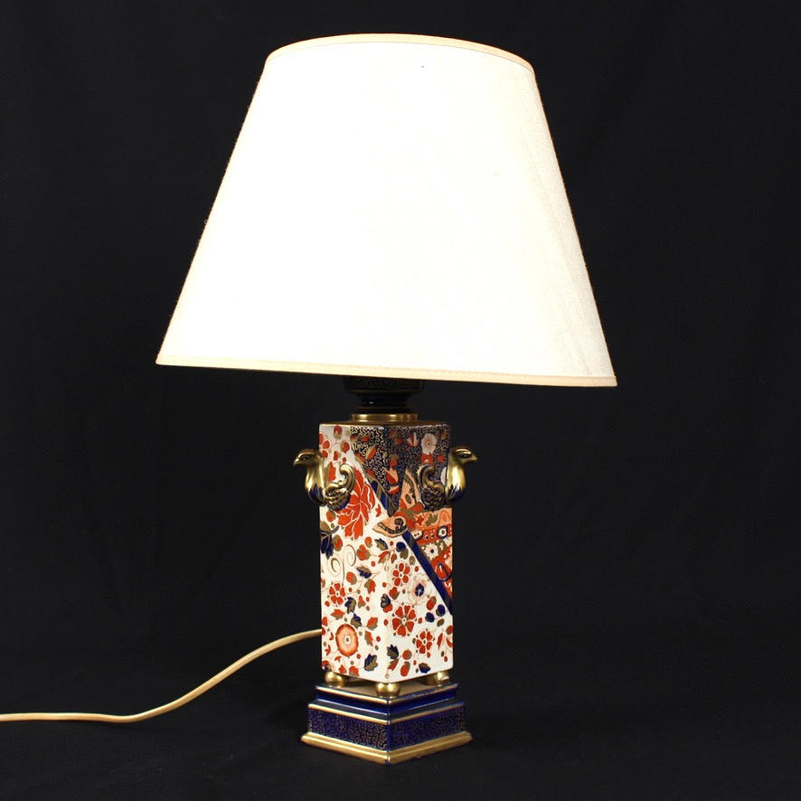 A flintware tablecloth, Oldderby, 20th century.