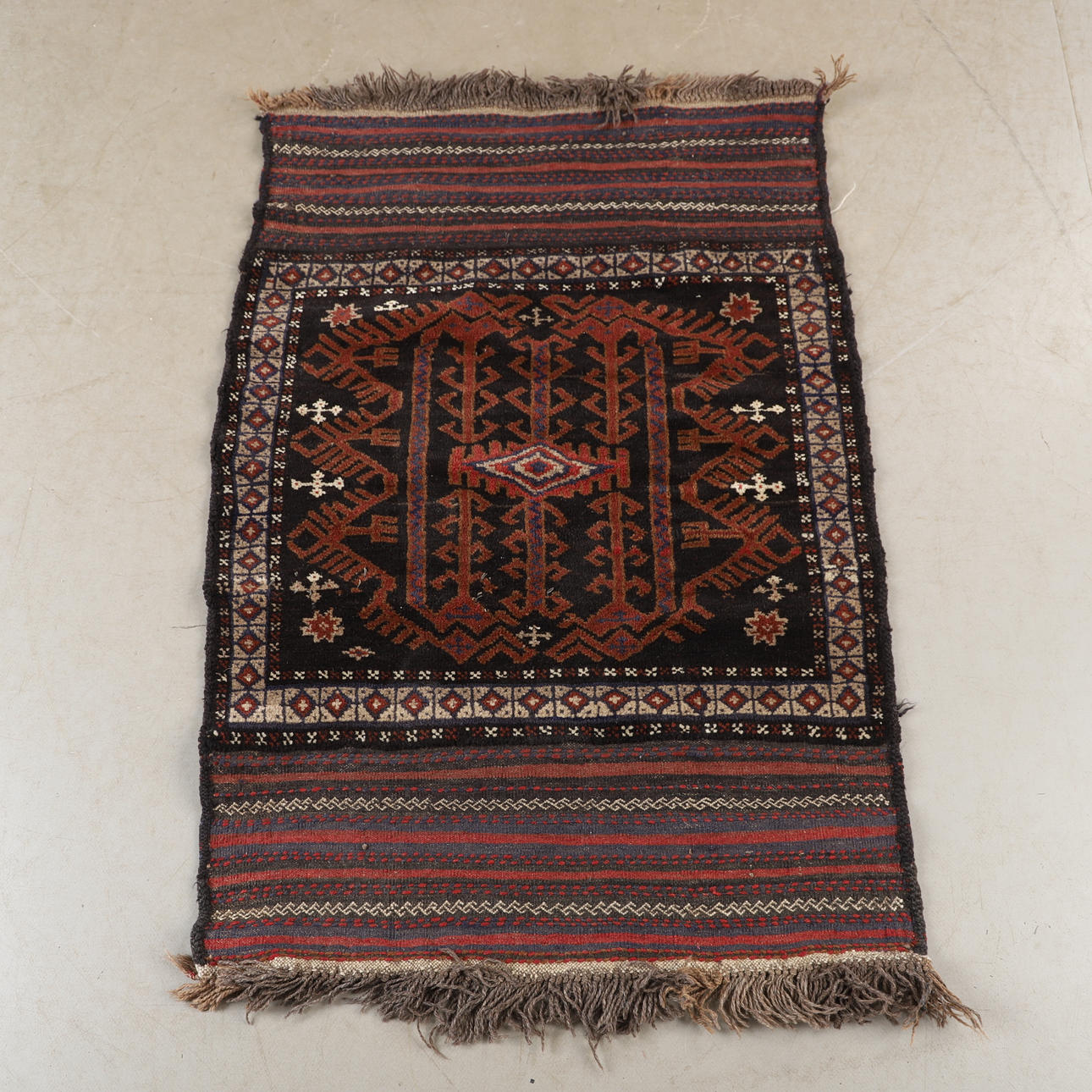 CARPET, oriental, 124 x 86 cm.