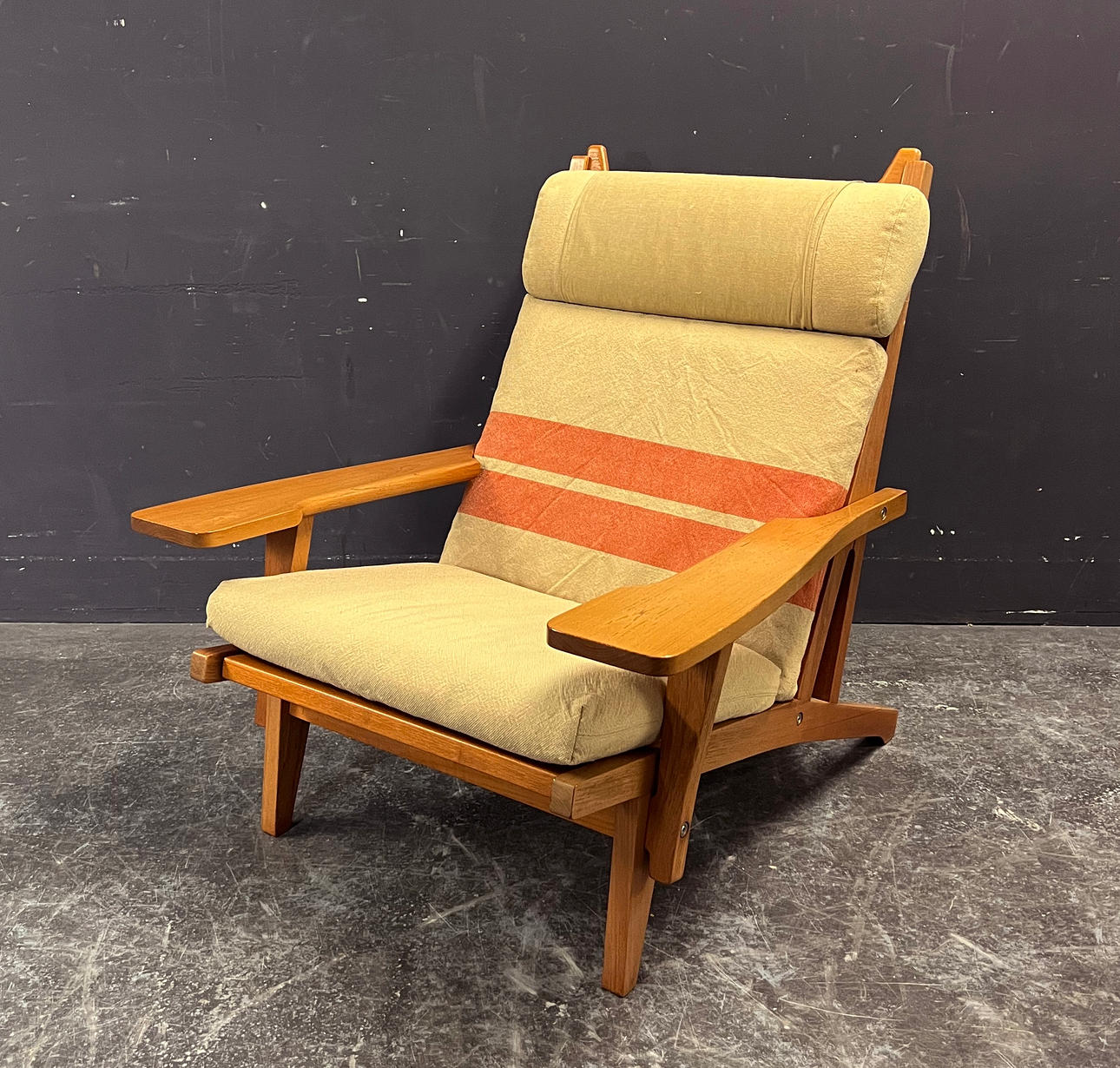 HANS J. WEGNER. GETAMA ARMCHAIR.