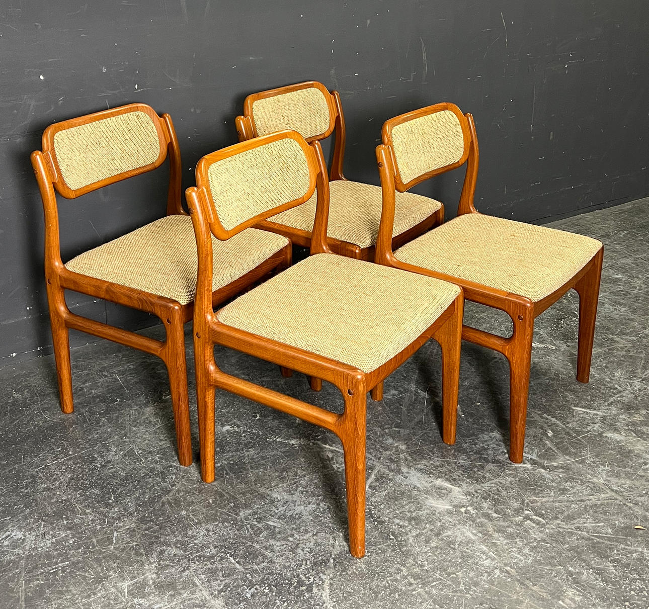 4 ULDUM CHAIRS.