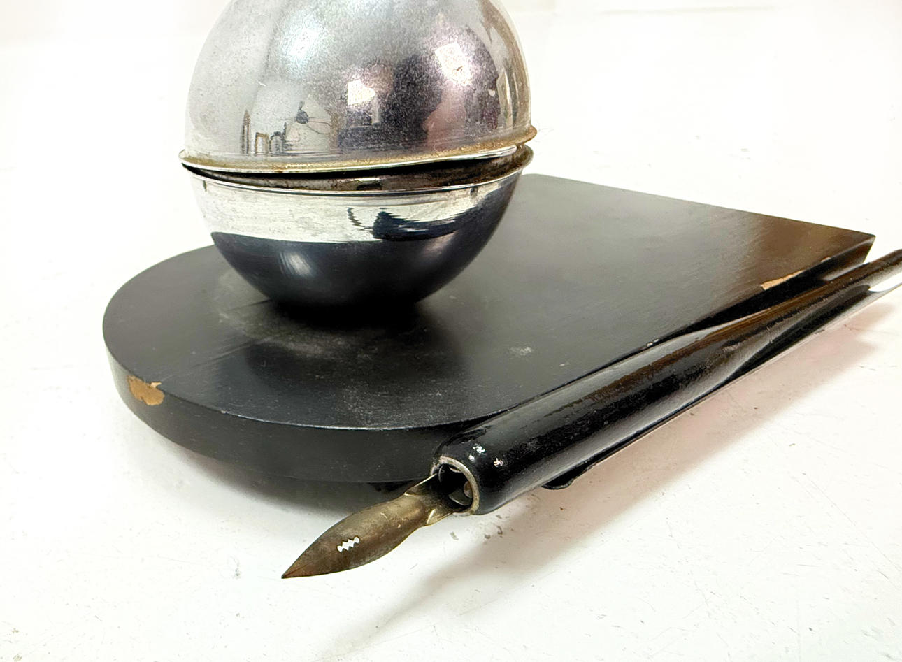 DESK ESSAY ART DECO.