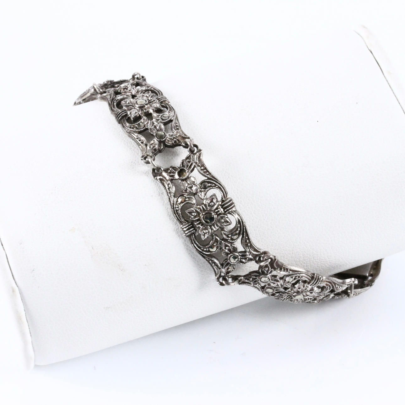 RANNEKORU, markasiteilla, hopea.