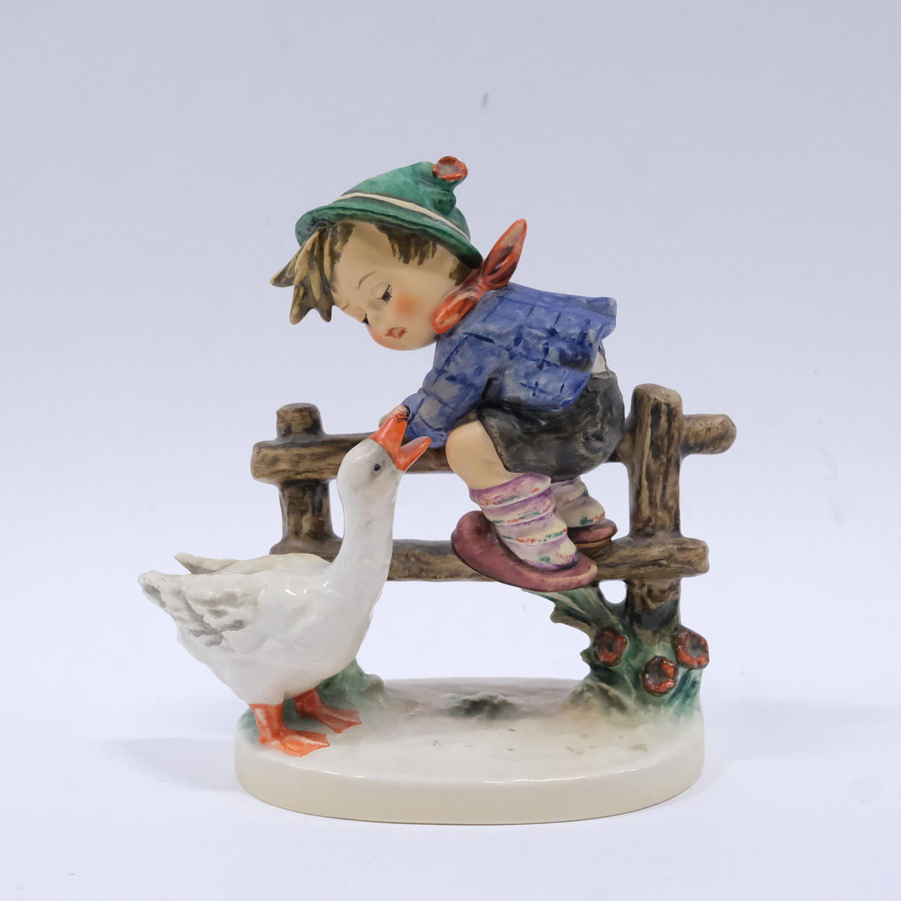 GROSSE FIGUR, JUNGE MIT GANS, M. J. HUMMEL, GOEBEL, DEUTSCHLAND.