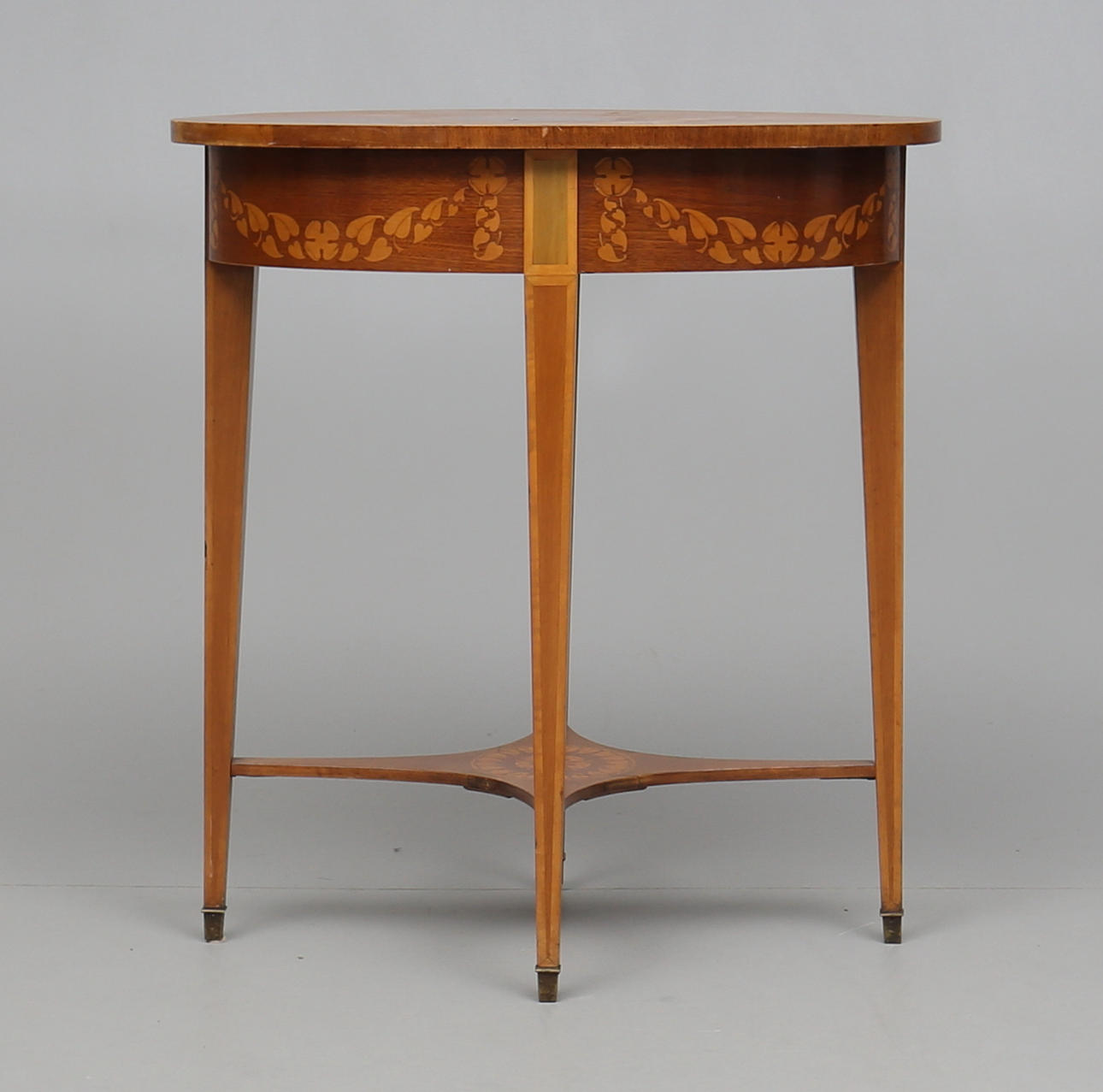 BORD, 1900-talets första hälft.