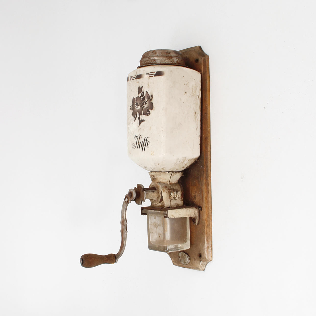 KAHVIMYLLY, 1900-LUVUN ALKUPUOLI.