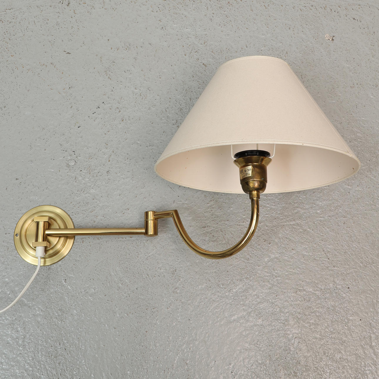 SEINÄVALAISIN, messinki, nivelletty, EWÅ, Värnamo.