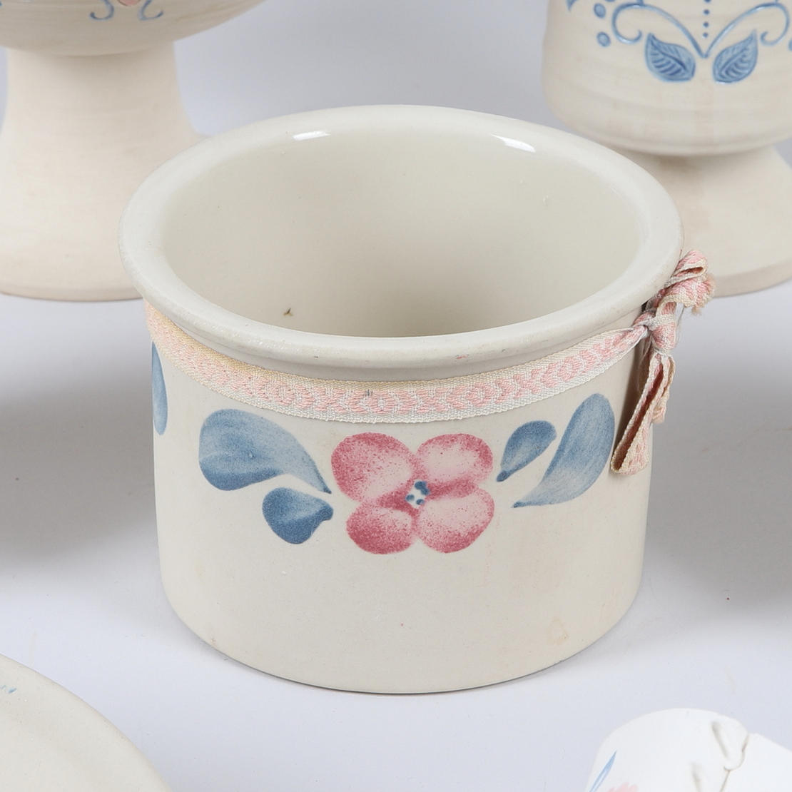 A set of 13 stoneware, stoneware, plate & glass, incl. Candle lantern, spice jar and vases, 20th century.