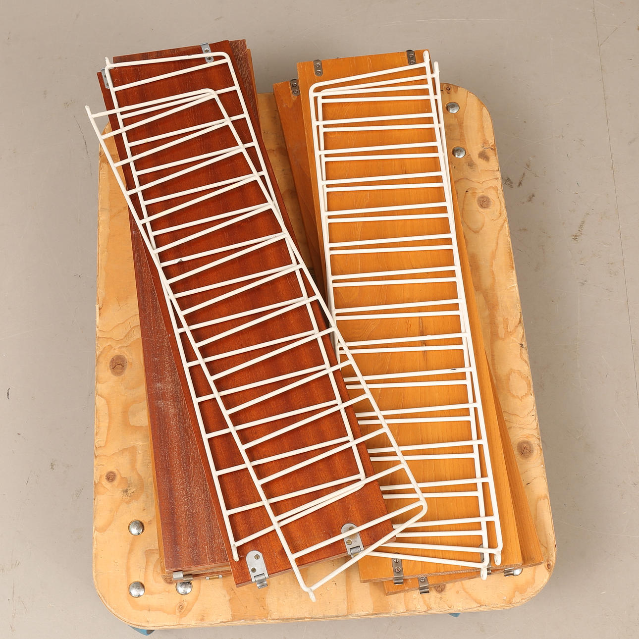 String shelves, 2 pieces, 1960s.