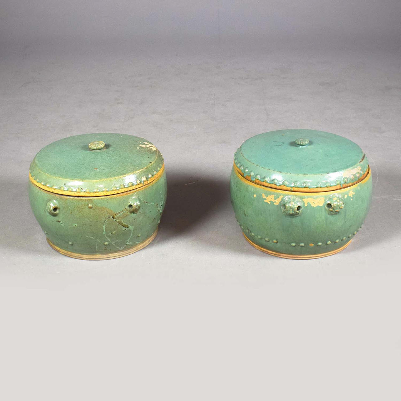 2 SIMILAR CHINESE GLAZED CERAMIC LIDDED VESSELS.