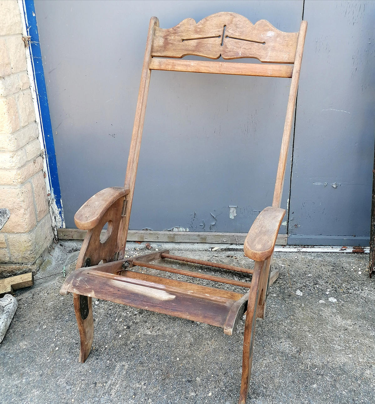 ANTIQUE TEAK CAMPAIGN CHAIR FRAME.