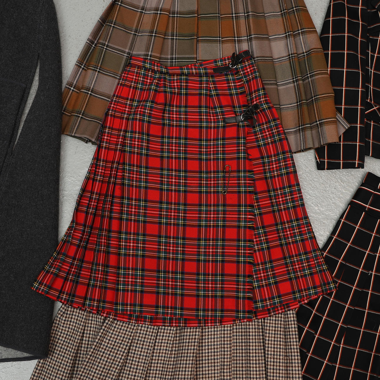 DAMKLÄDER, 6 delar, bl.a. cape från Wetherall.