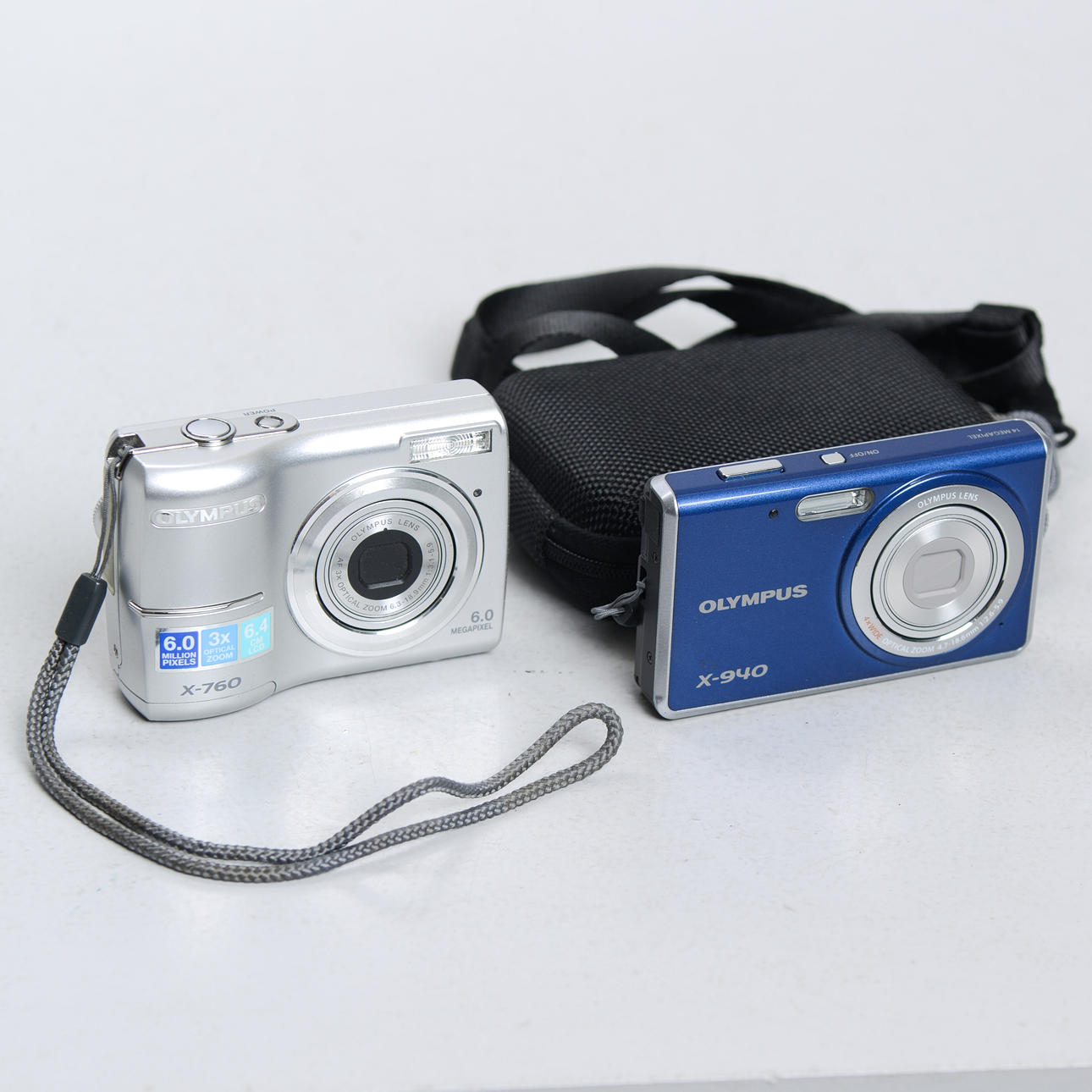 DIGITAL CAMERAS, 2 pcs, Olympus.
