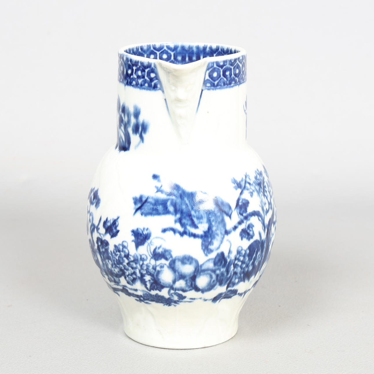 EINE WORCESTER-MASKENKANNE, UM 1785-90.