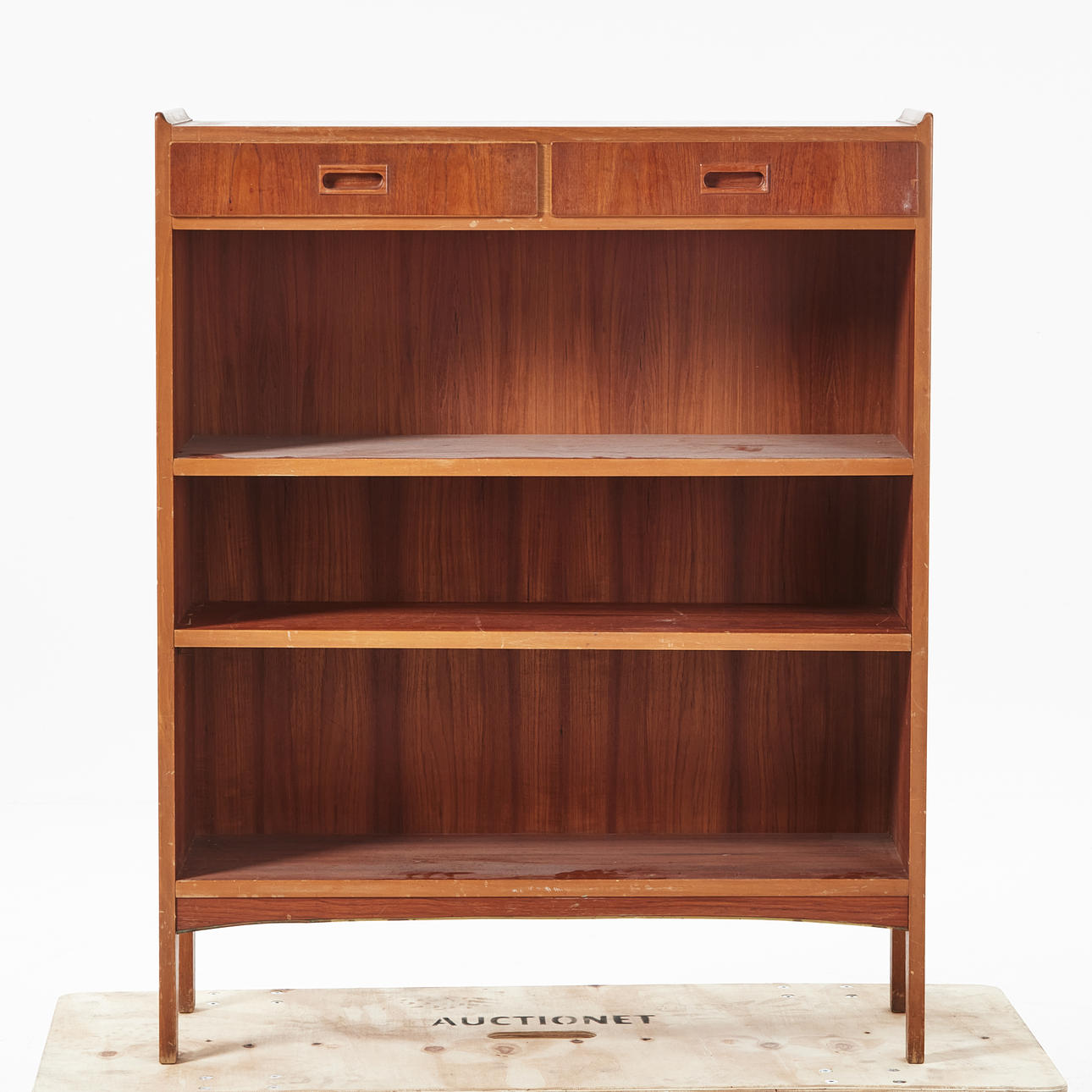 Bookcase, with two drawers in sarg, 1960s, veneered in teak, sign marked Treman Möbelfabrik.