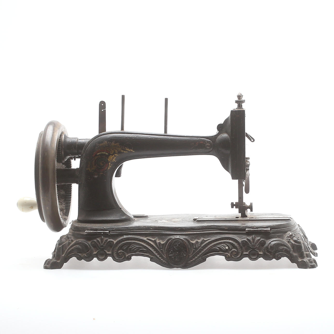 SYMASKIN, för läder, järn, 1900-talets första hälft.