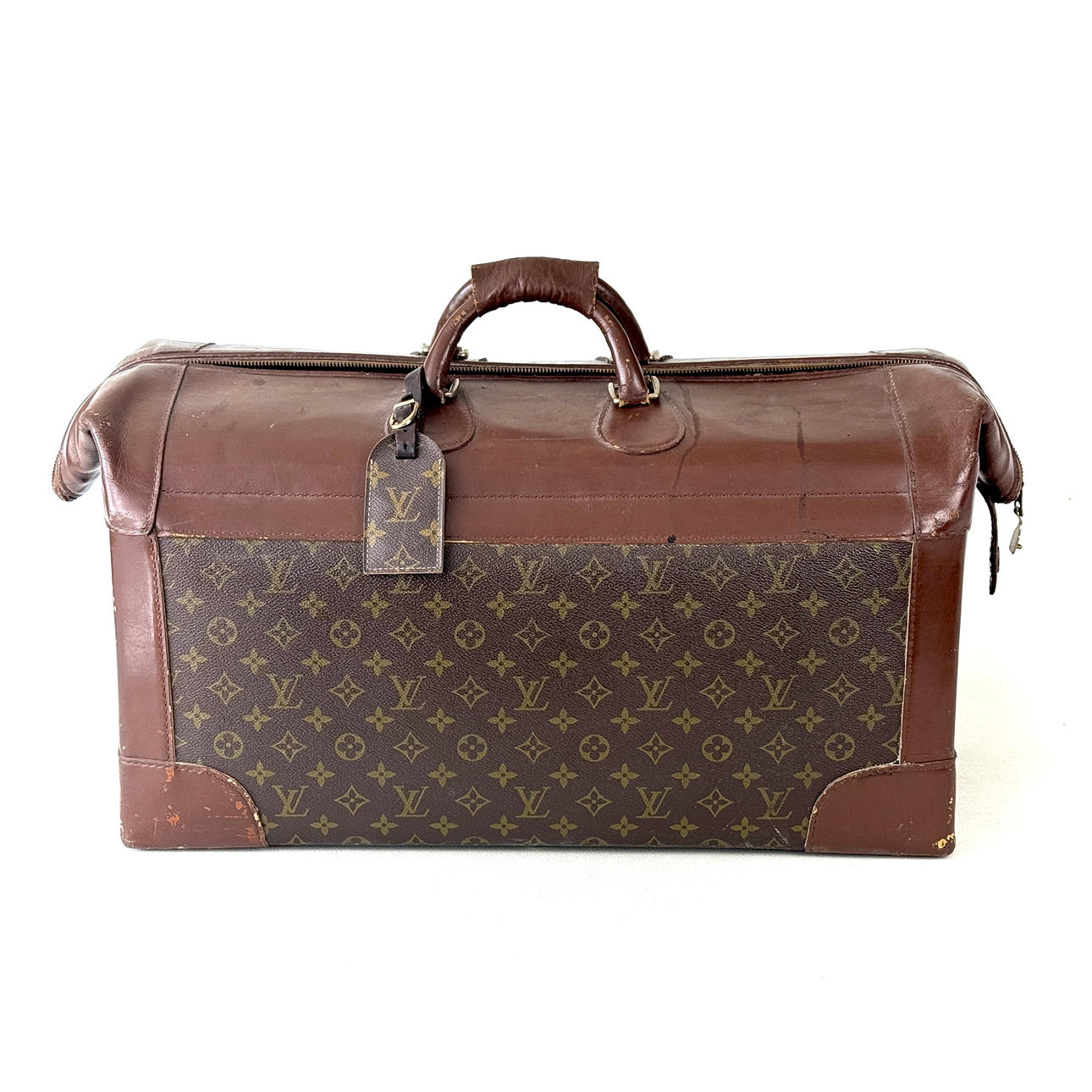 LOUIS VUITTON MONOGRAM DOCTOR BAG.