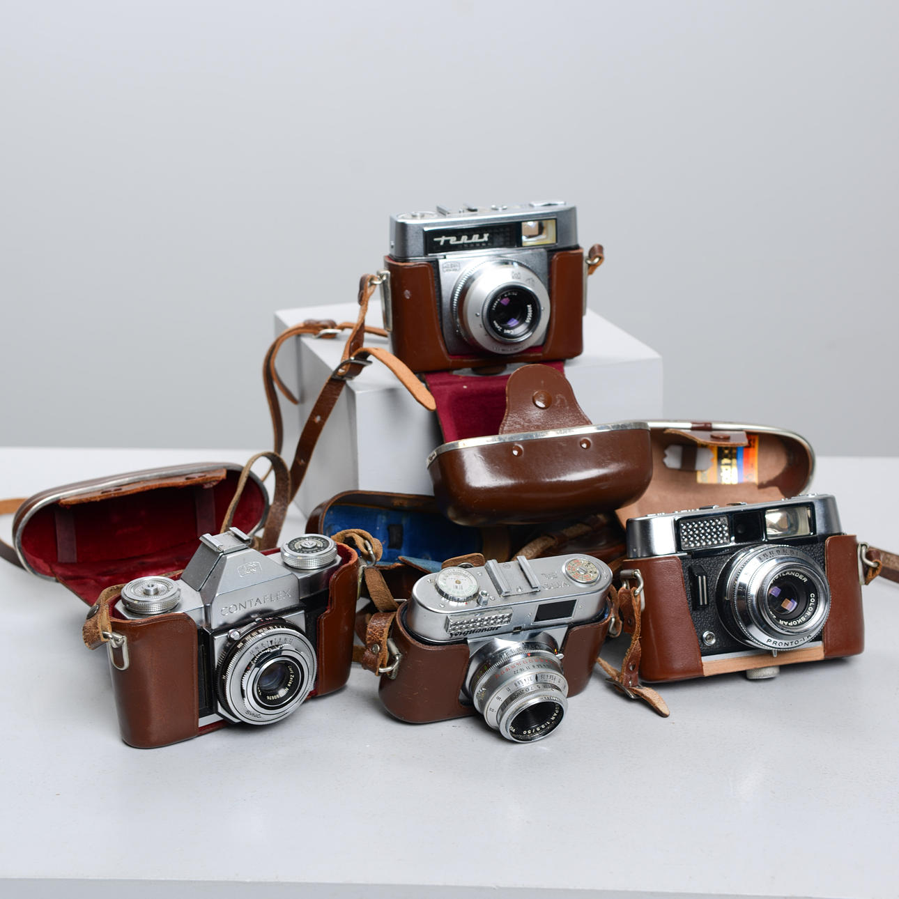 CAMERAS, Voigtländer, Contaflex & Tenax.