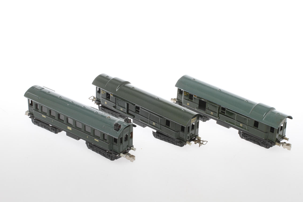 MÄRKLIN 3 stycken äldre vagnar . 341 SB, 344 B, och 344.